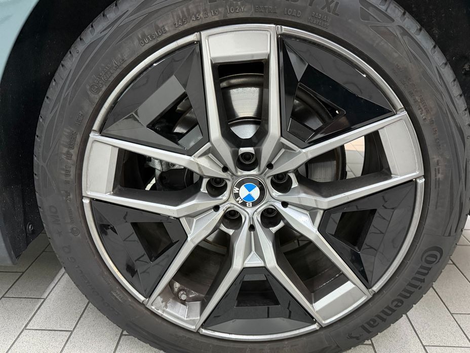 BMW 5-Series 523d, 2025
