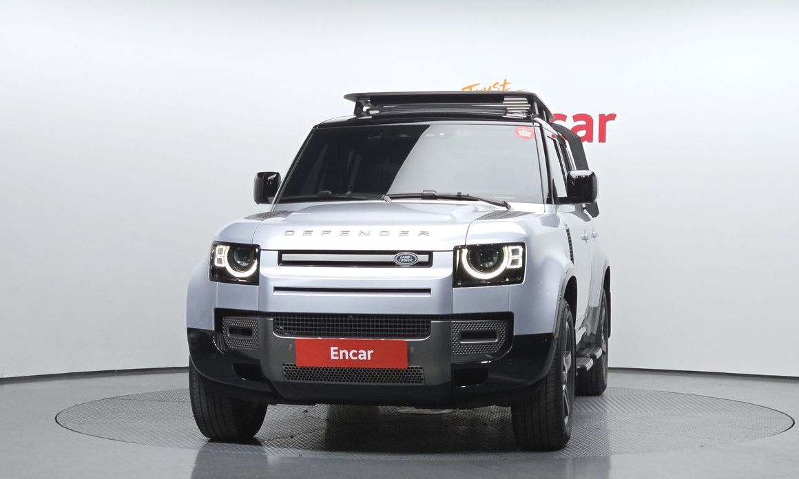 Land Rover Defender 110 P300 X-Dynamic SE, 2024