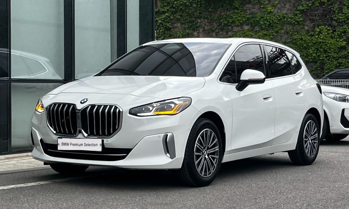 BMW 2-Series 218d Luxury, 2025