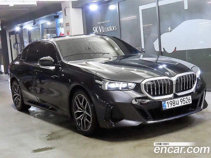 BMW 5-Series 520i M Sport, 2025