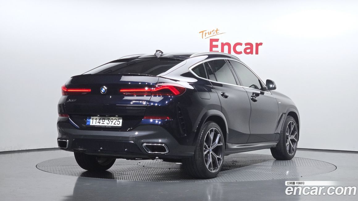 BMW X6 xDrive40i M Sport, 2022