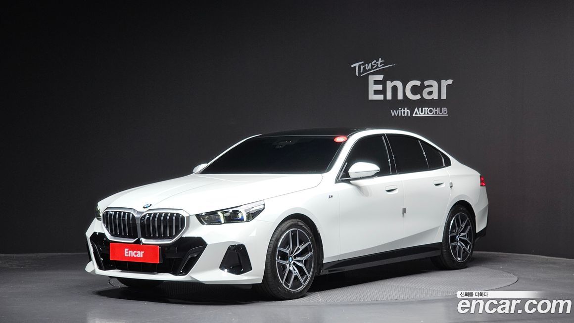 BMW 5-Series 520i M Sport, 2025