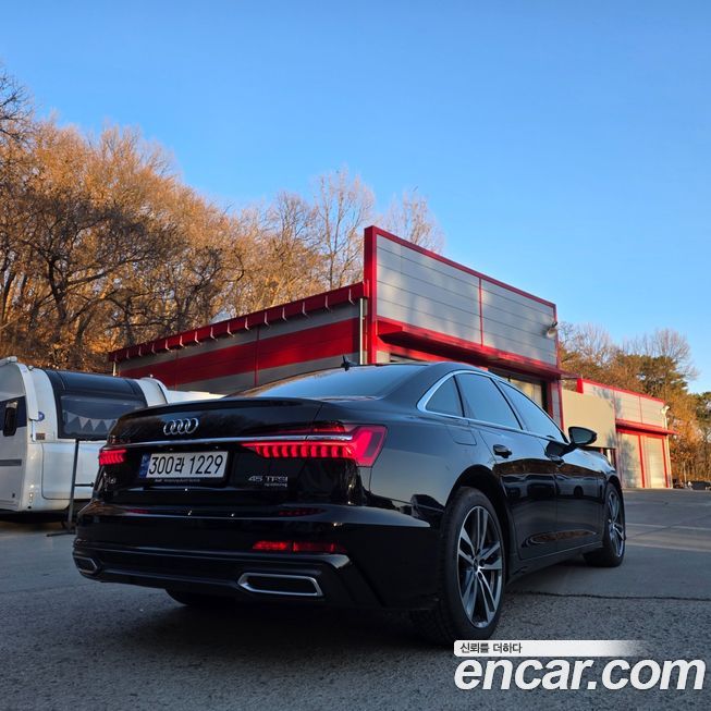 Audi A6 45 TFSI Quattro Premium, 2022