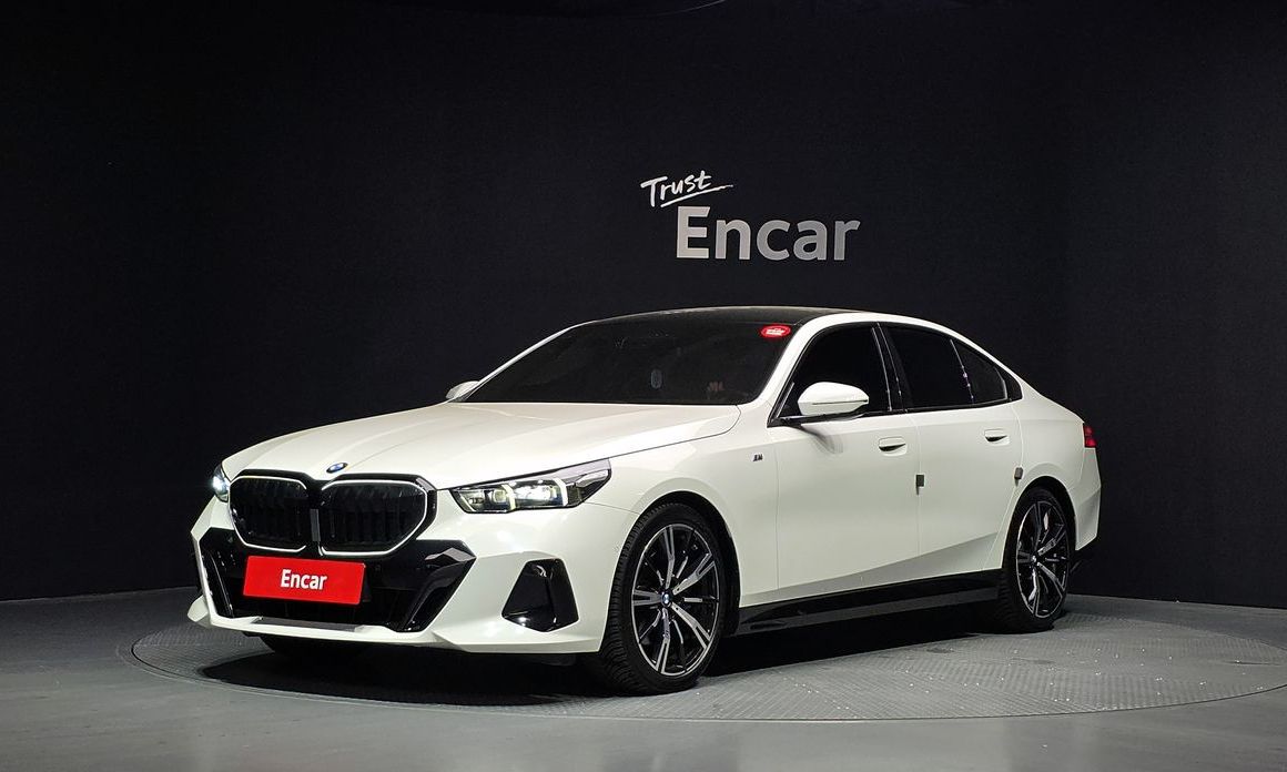 BMW 5-Series 530i xDrive M Sport, 2024