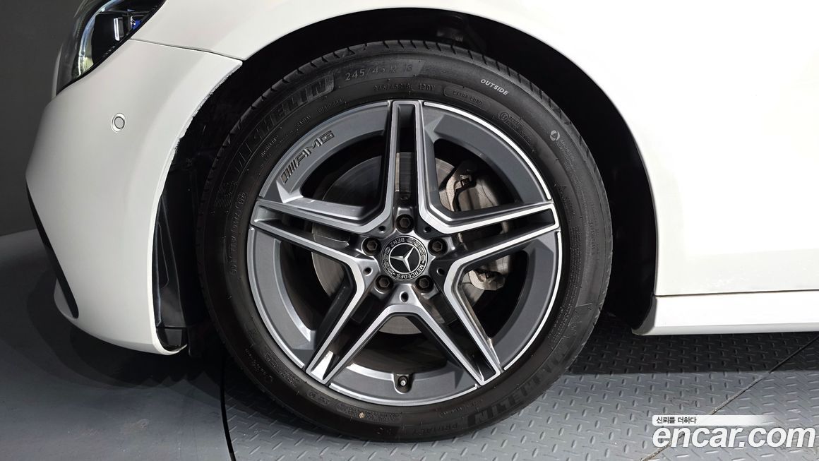 Mercedes-Benz E-Class E250 AMG Line, 2023