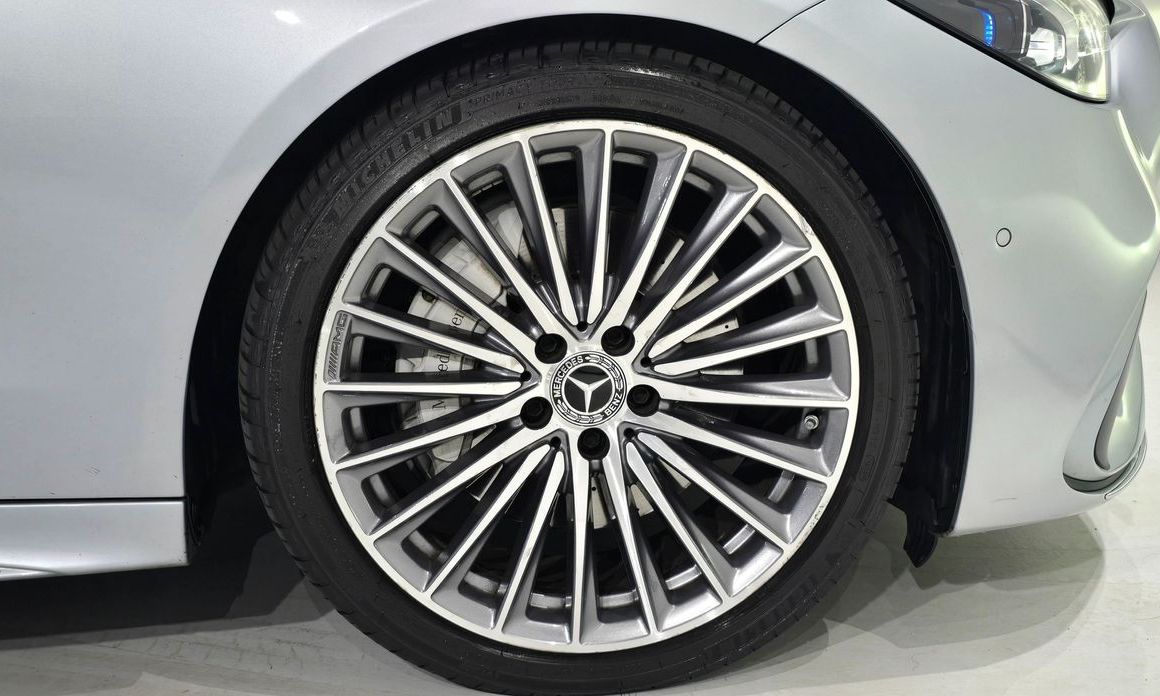 Mercedes-Benz C-Class C300 4MATIC AMG Line, 2023