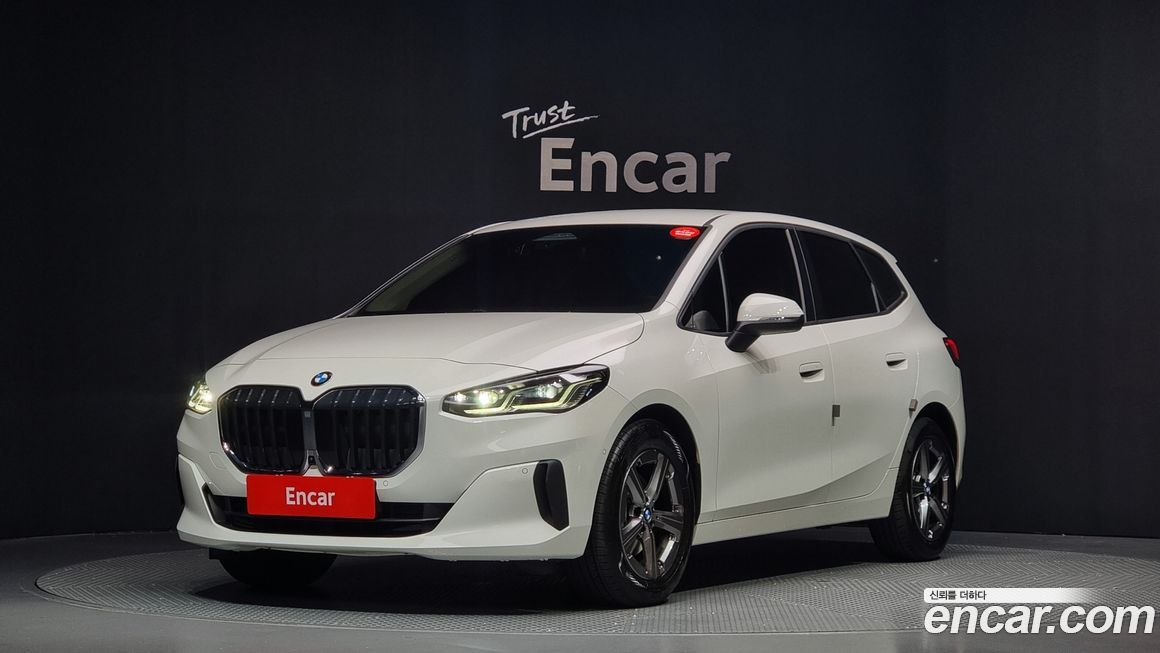 BMW 2-Series 220i Advantage, 2025