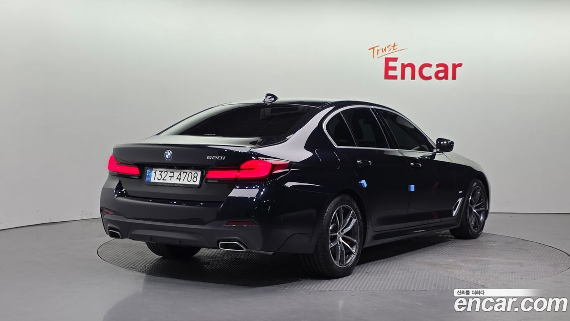 BMW 5-Series 520i M Sport, 2022