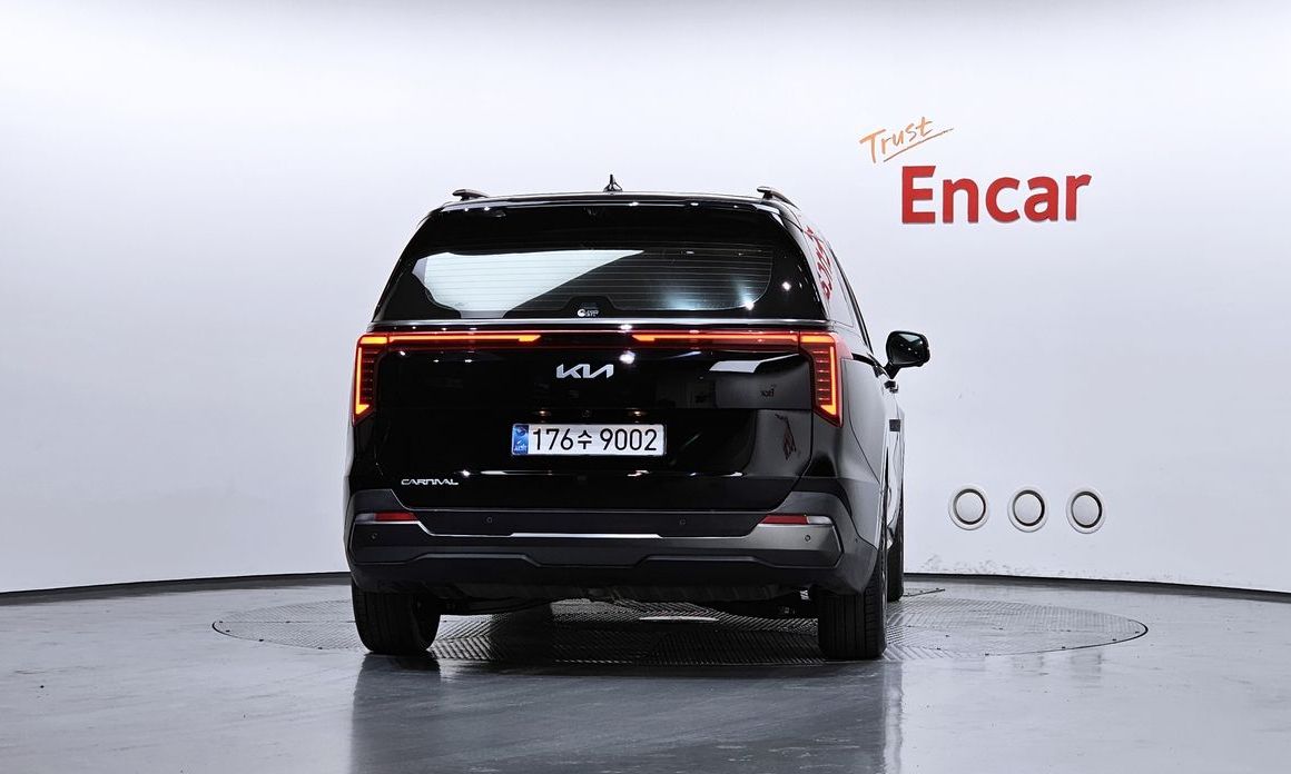 Kia Carnival 7-Seater Gravity, 2025