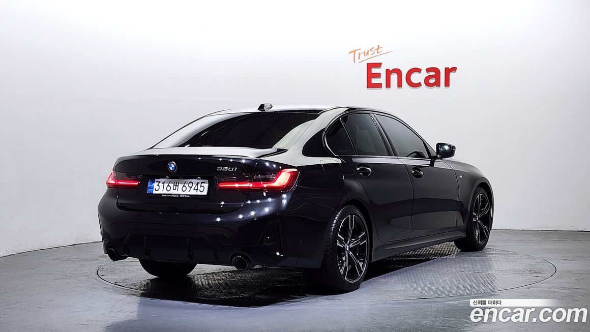 BMW 3-Series 320i M Sport, 2023