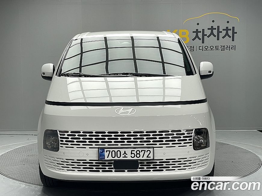 Hyundai Staria Wheel Chair Lift/Slope, 2025