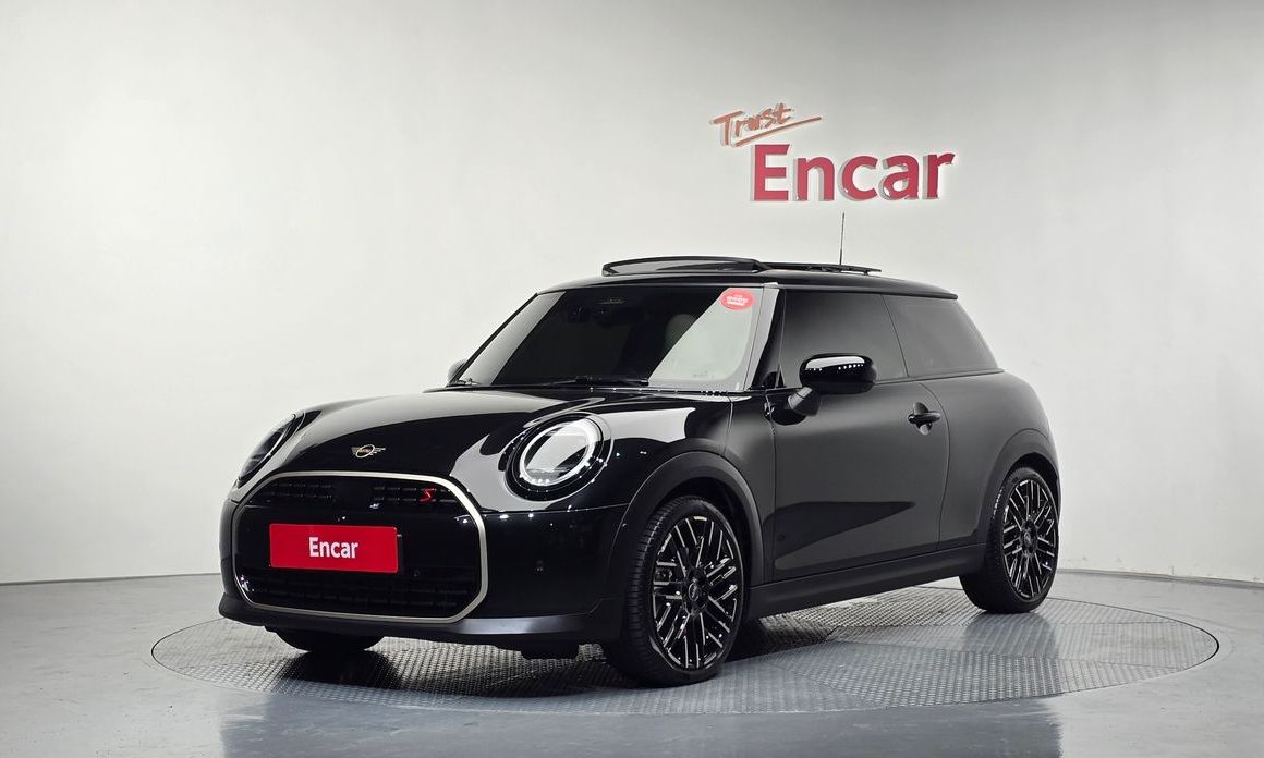 Mini Cooper Favoured, 2025