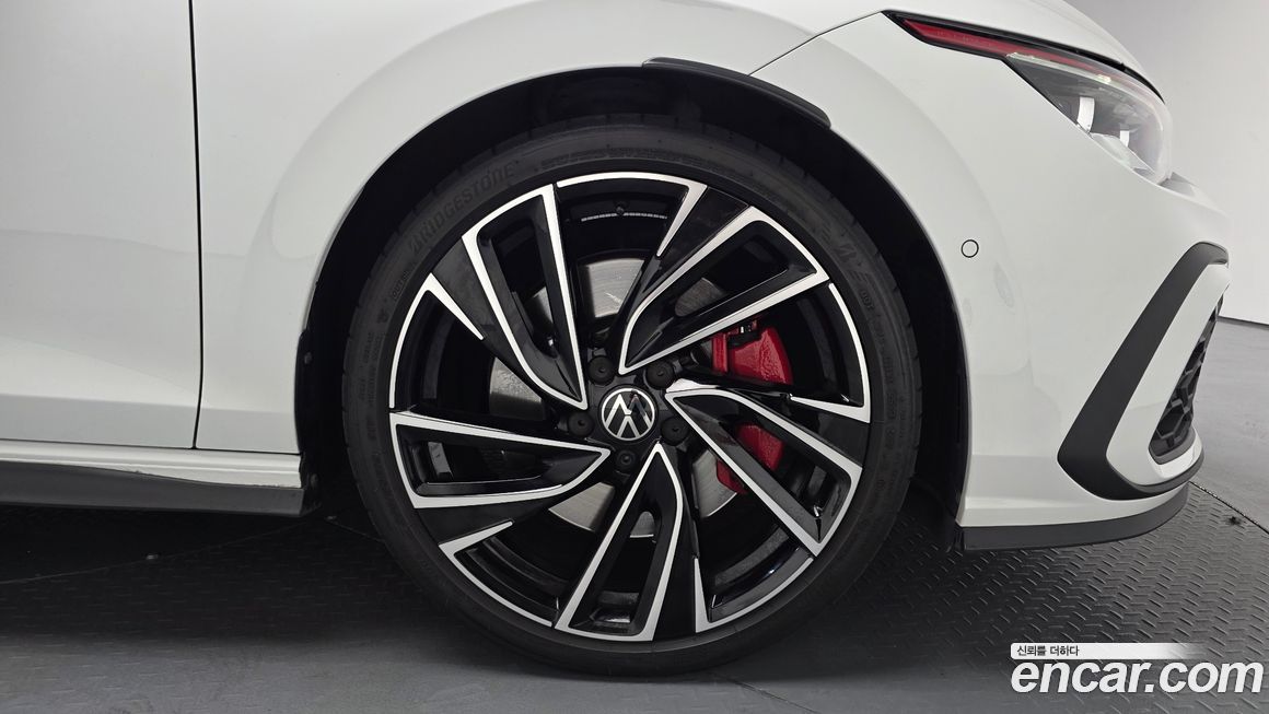 Volkswagen Golf 2.0 GTI, 2024