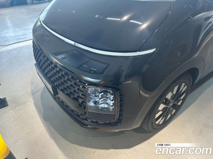 Hyundai Staria Lounge 7-Seater, 2025