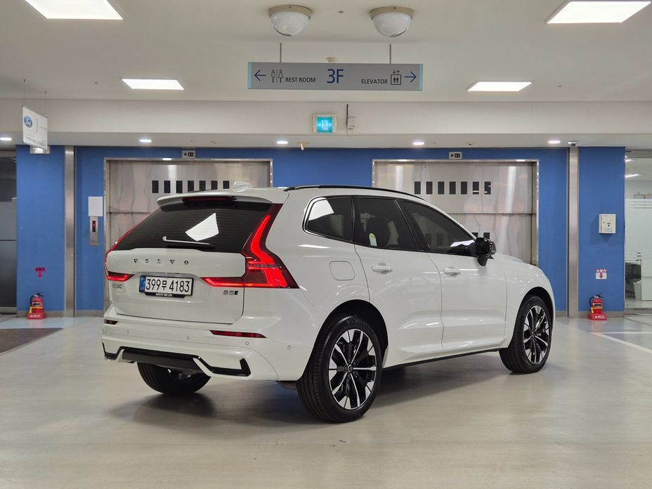 Volvo XC60 B5 Ultra Dark Air Sus, 2026