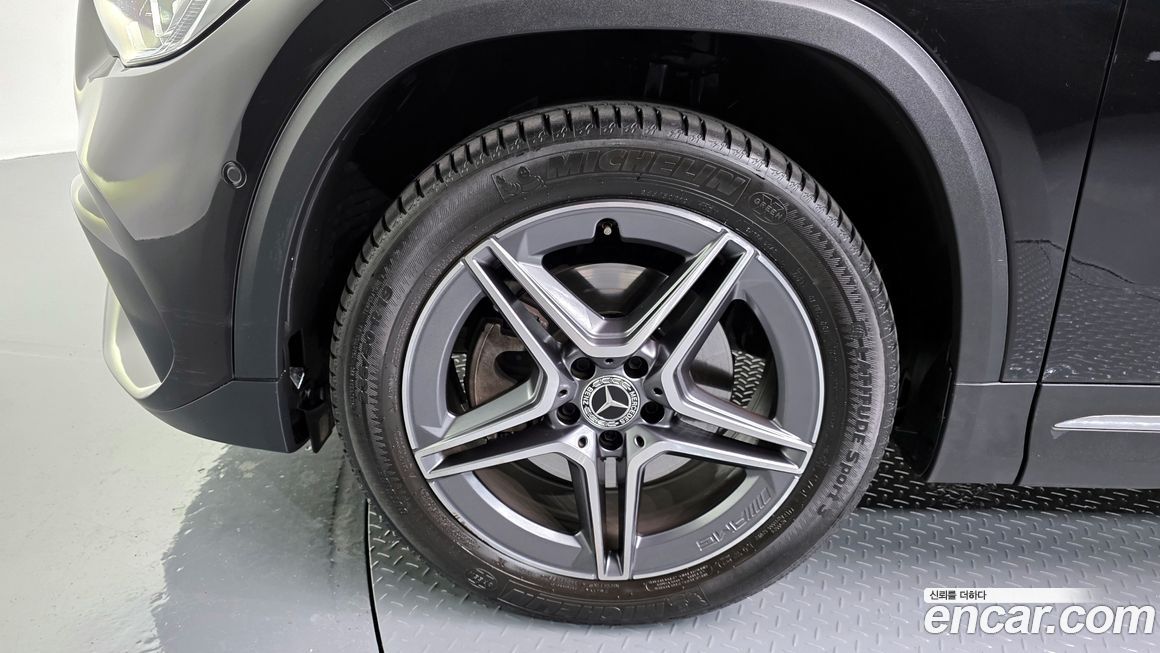 Mercedes-Benz GLA-Class GLA250 4MATIC, 2022