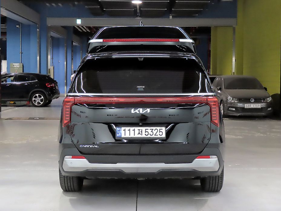 Kia Carnival 9-Seater Hi Limousine, 2025
