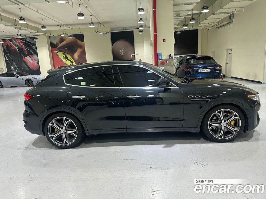 Maserati Levante 3.0 S AWD Modena, 2023