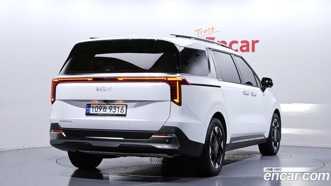 Kia Carnival 9-Seater Signature, 2025