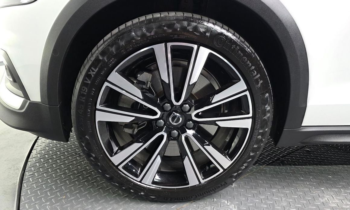 Volvo V60 B5 Ultimate AWD, 2023