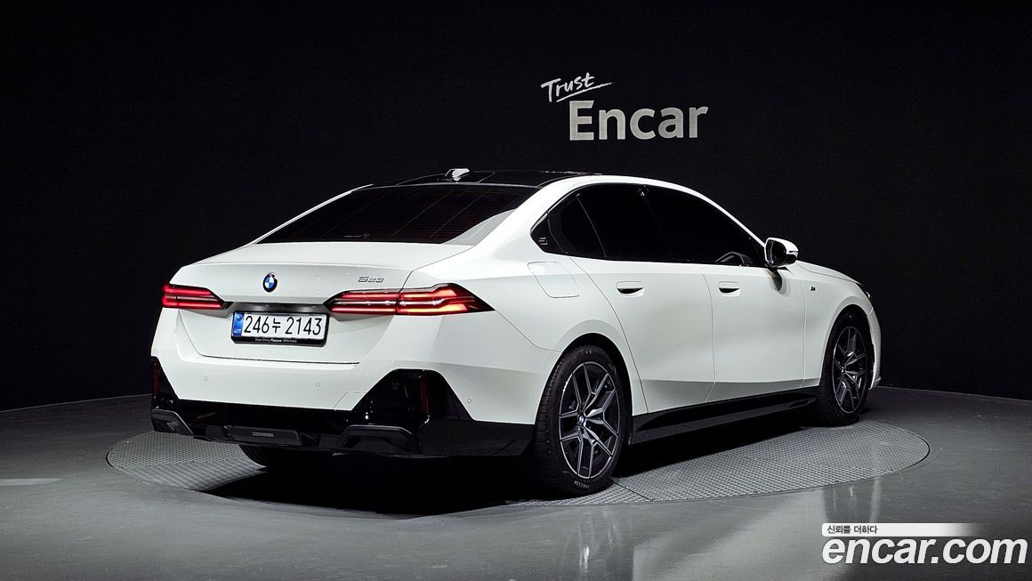 BMW 5-Series 523d, 2025