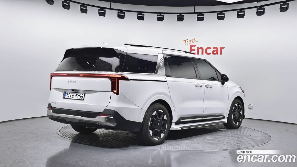Kia Carnival 7-Seater Signature, 2025