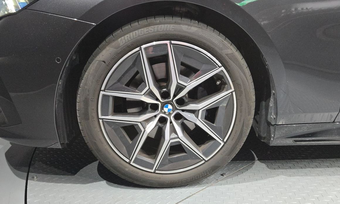 BMW 5-Series 520i M Sport, 2024