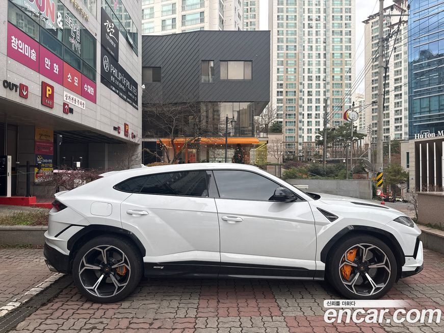 Lamborghini Urus 4.0 V8 S, 2024