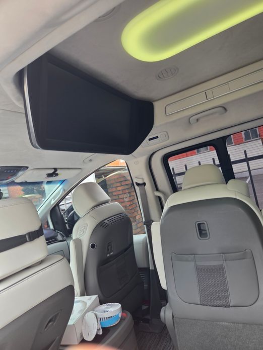 Hyundai Staria Lounge 9-Seater, 2025