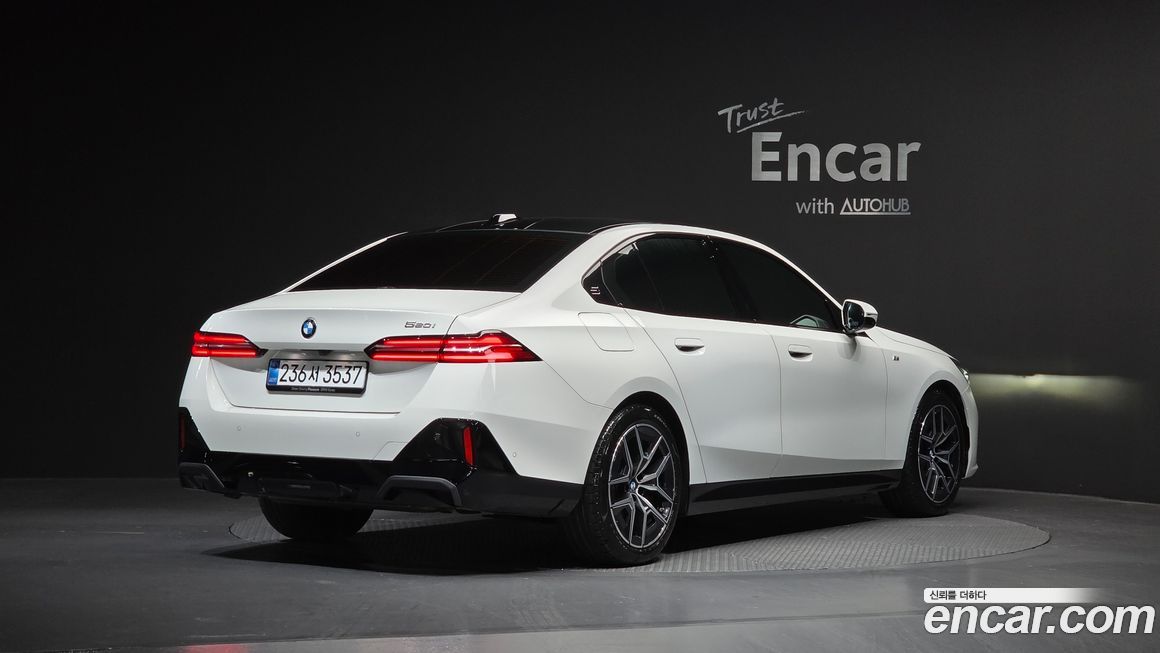 BMW 5-Series 520i M Sport, 2025