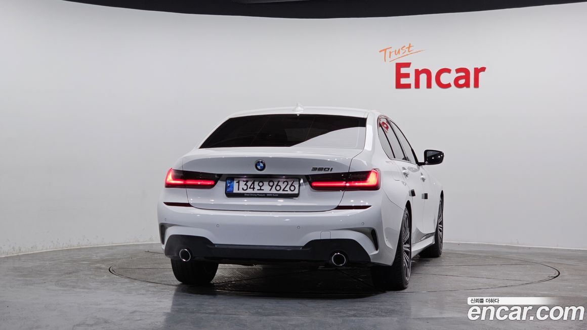 BMW 3-Series 320i M Sport, 2022