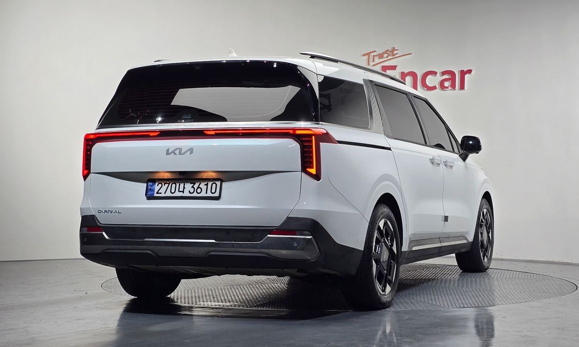 Kia Carnival 7-Seater Signature, 2024