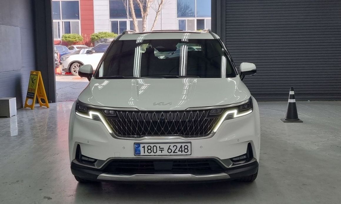 Kia Carnival 9-Seater Signature, 2023