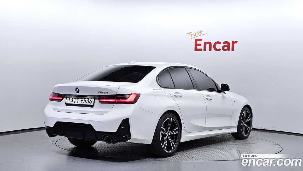 BMW 3-Series 320i M Sport, 2023