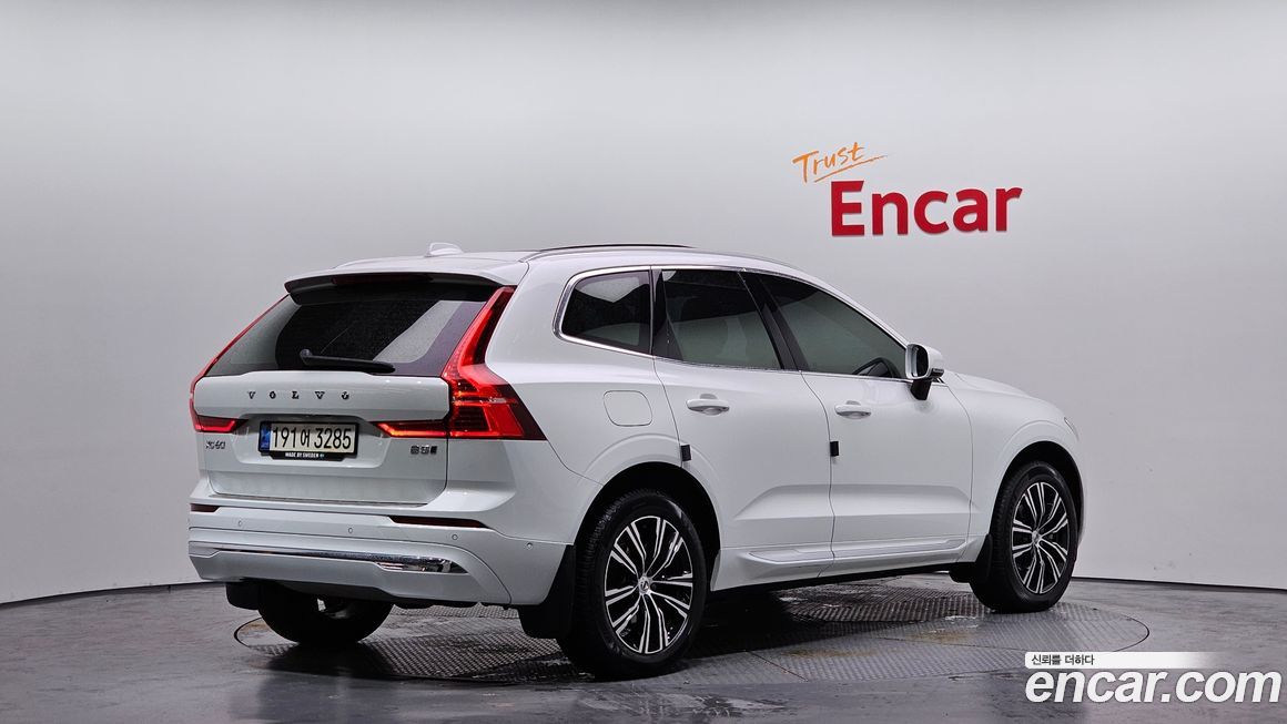 Volvo XC60 B5 Inscription, 2022