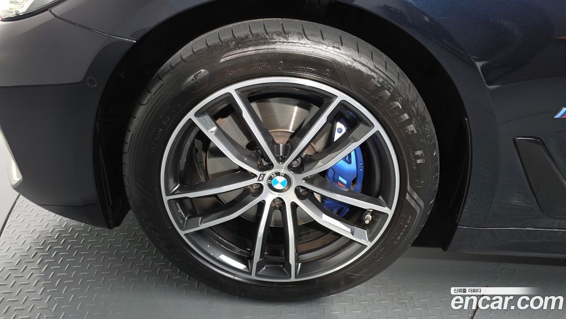 BMW 5-Series 523d M Sport, 2023