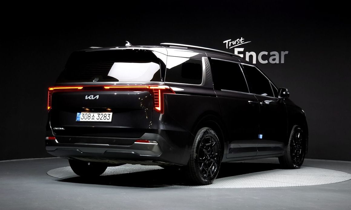 Kia Carnival 9-Seater Gravity, 2025