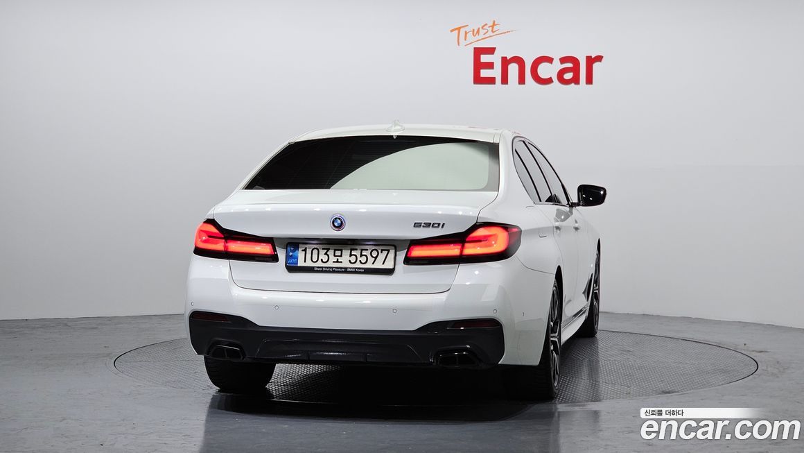 BMW 5-Series 530i M Sport Package, 2023