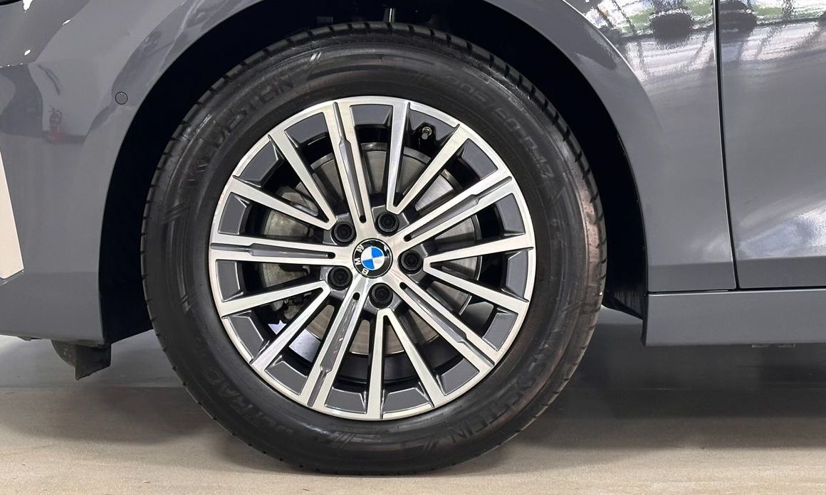 BMW 2-Series 220i Luxury, 2023