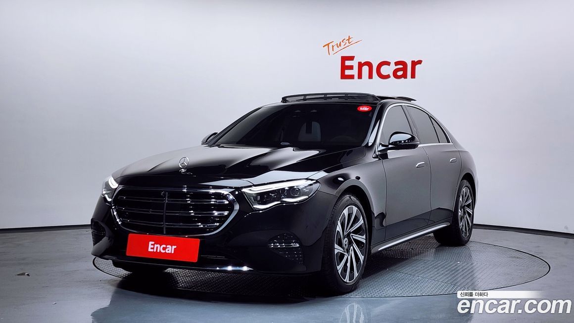 Mercedes-Benz E-Class E300 4MATIC Exclusive, 2025