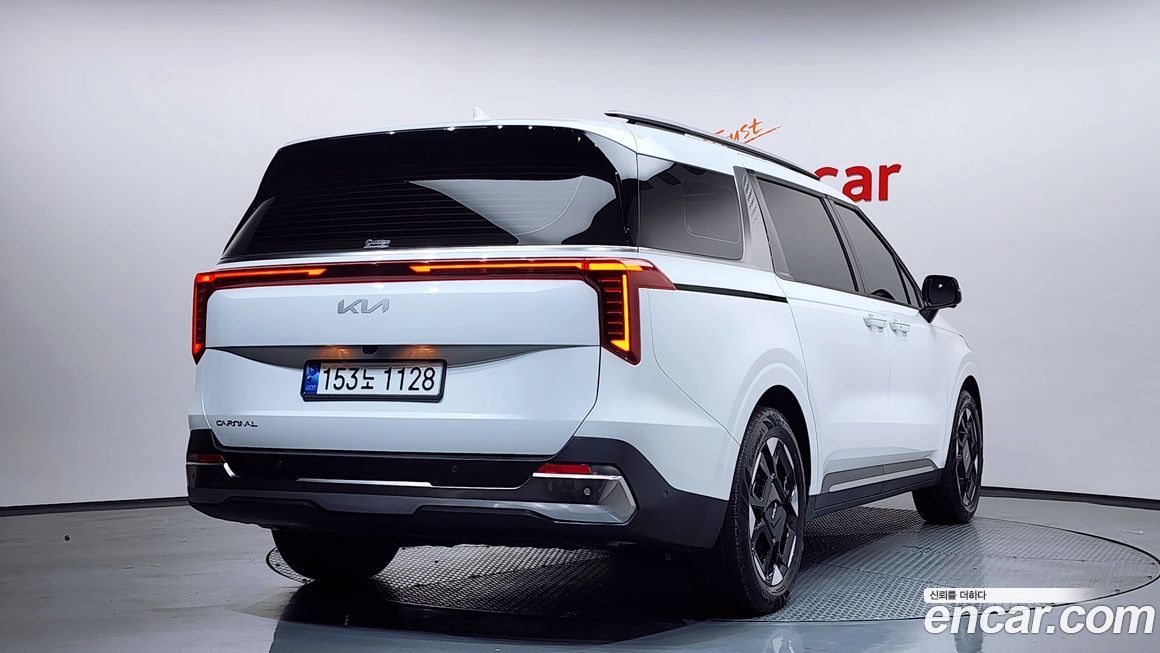 Kia Carnival 9-Seater Signature, 2025