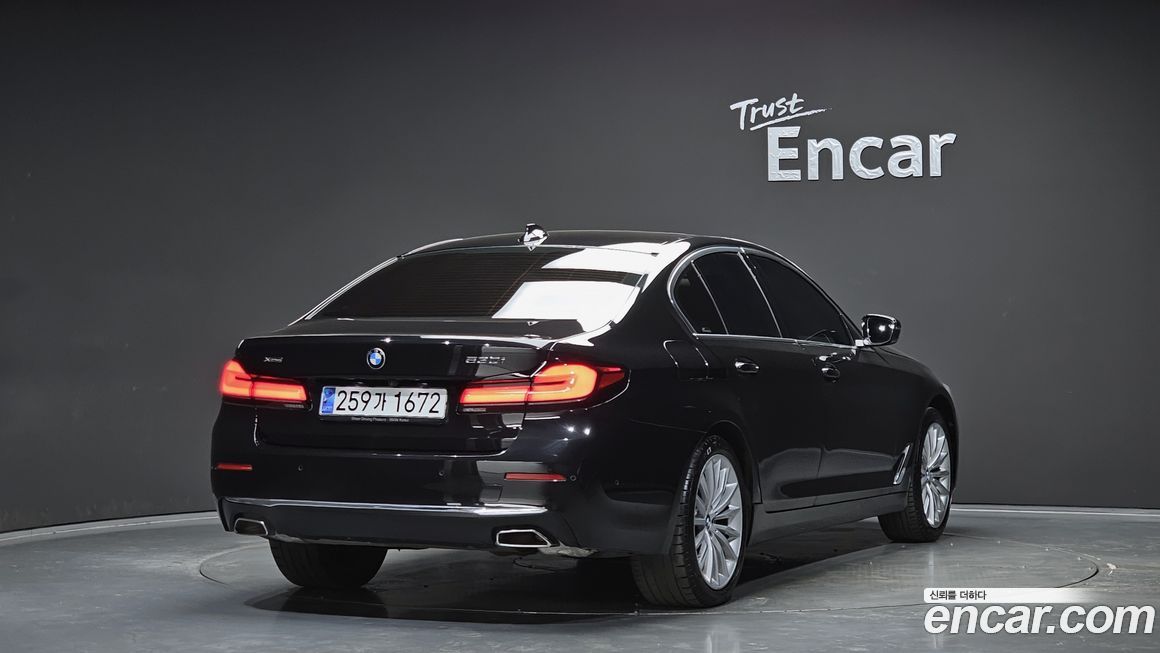 BMW 5-Series 530i xDrive Luxury, 2023