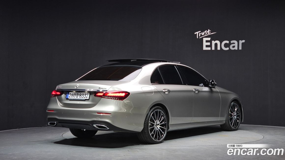 Mercedes-Benz E-Class E350 4MATIC AMG Line, 2023