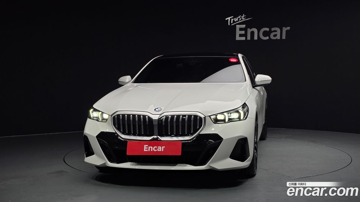 BMW 5-Series 520i M Sport, 2025