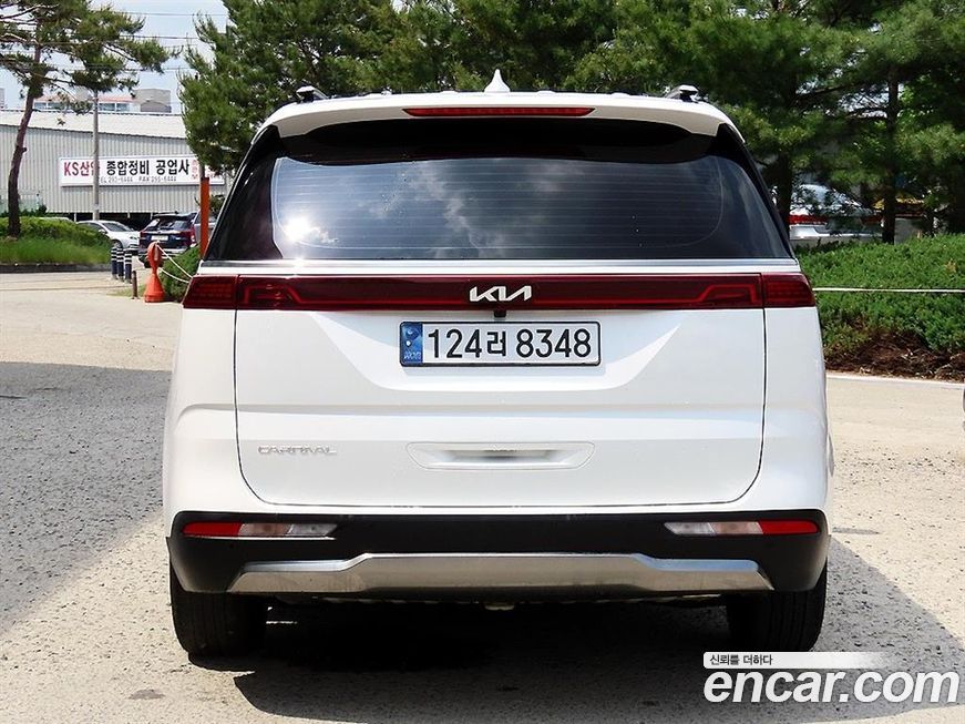 Kia Carnival 9-Seater Signature, 2023