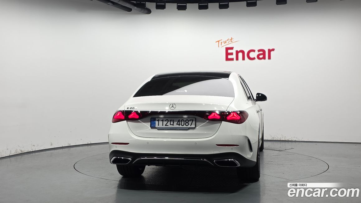 Mercedes-Benz E-Class E200 AMG Line, 2026