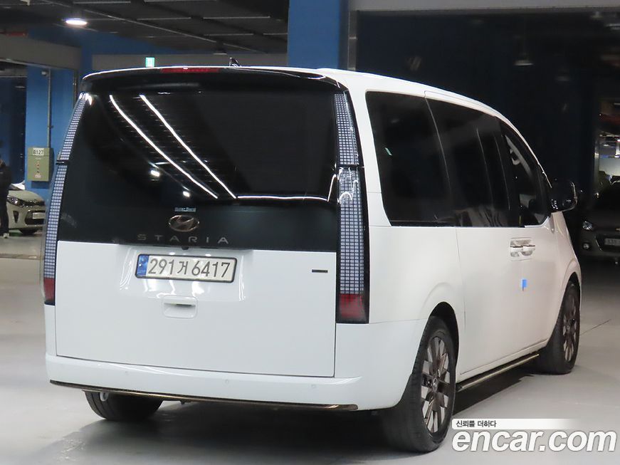 Hyundai Staria 4WD Lounge 7-Seater, 2024