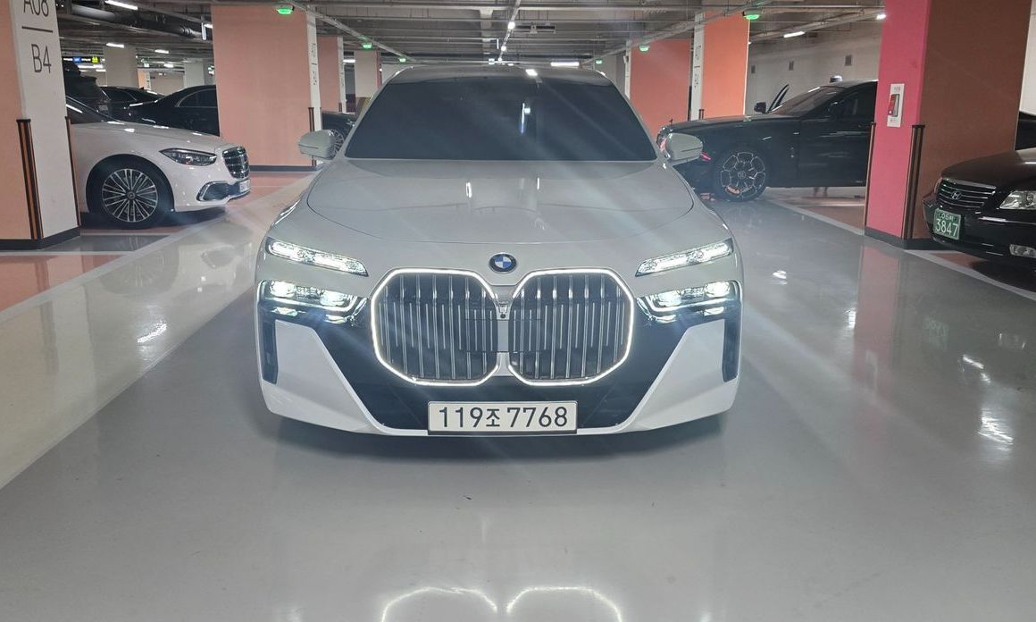 BMW 7-Series 740i xDrive M Sport, 2025