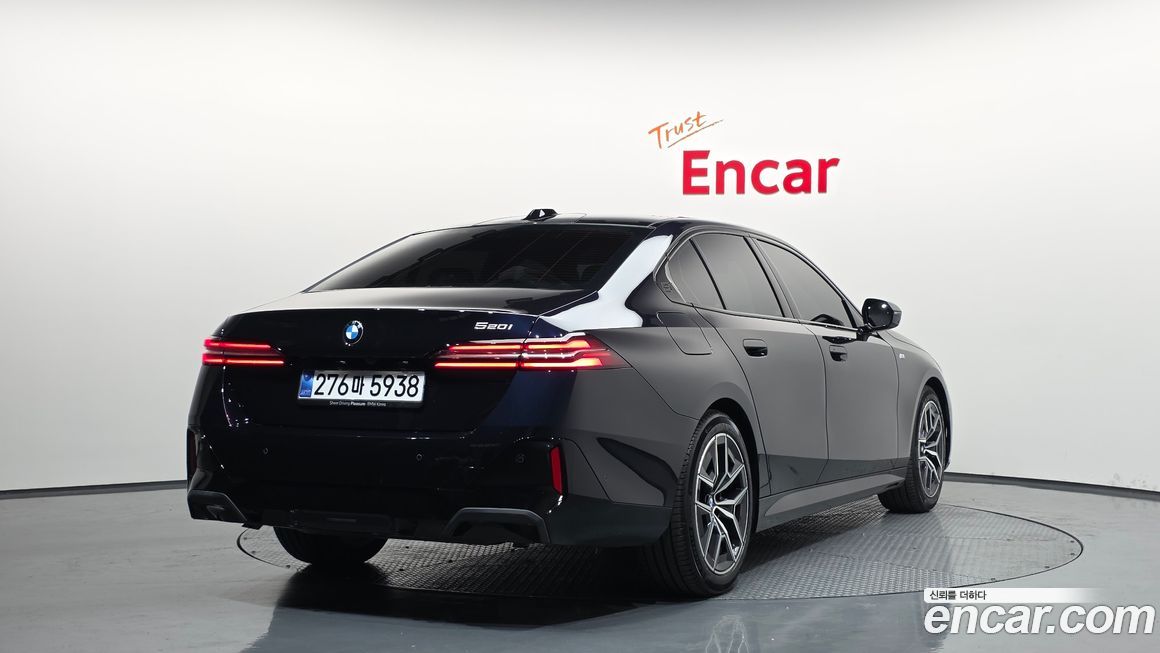 BMW 5-Series 520i M Sport, 2025