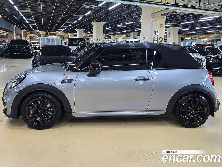 Mini Cooper Convertible JCW, 2024